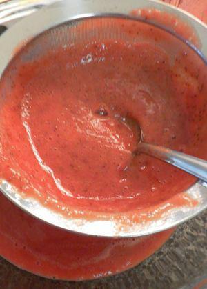 Gelatin-free Strawberry & Lemon Panna Cotta - Puree and strain strawberries2