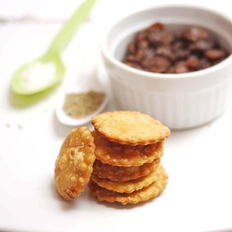 Fried Shallot and Rosemary Crackers