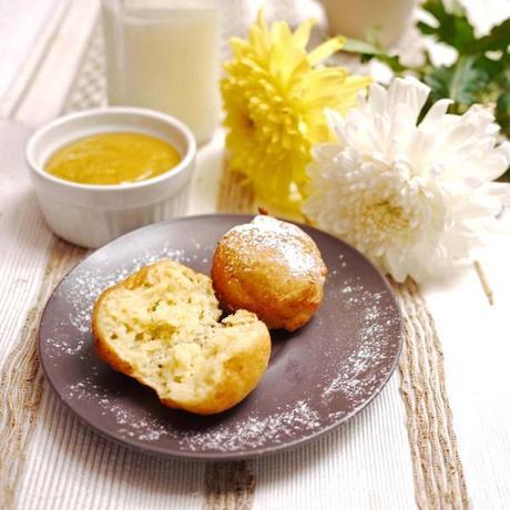 Vanilla Ricotta Fritters with Lemon Curd