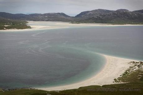 Image - Corran Raa, Taransay's sand spit, overlooking the island of Harris