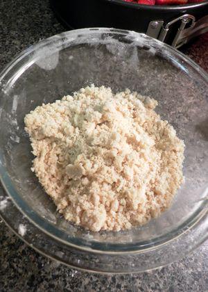 Crumble - Combine flour, butter and sugar2