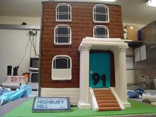 Build me a house....out of cake!