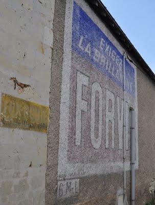 Ghost signs (55): the Loire