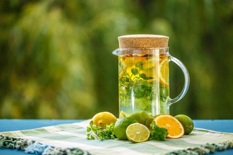 10 Recipes for Detox Water