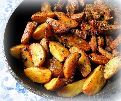 Garlic Steak Bites & Potatoes