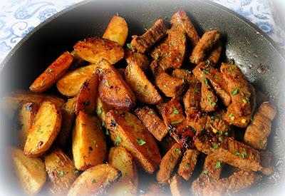 Garlic Steak Bites & Potatoes