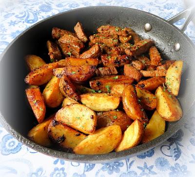 Garlic Steak Bites & Potatoes