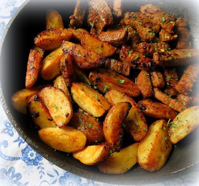 Garlic Steak Bites & Potatoes