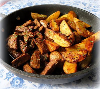 Garlic Steak Bites & Potatoes