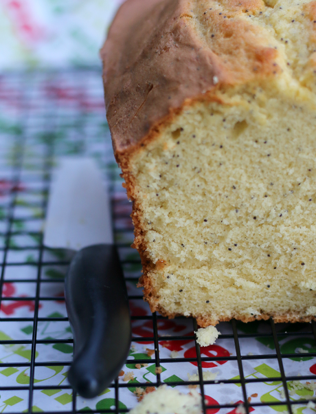 POPPY SEED POUND CAKE