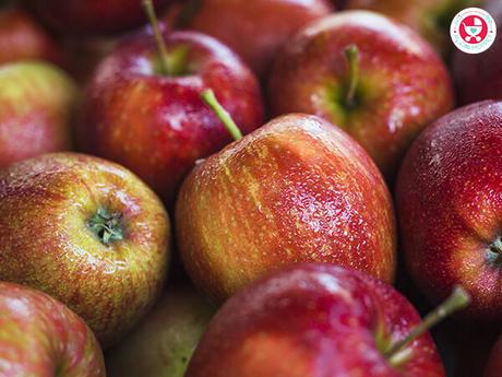 Apples are among the healthiest fruits, so it's only natural that Moms want to feed it to their babies and they ask. 