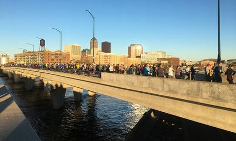 The 17th Des Moines Marathon [I-35 Challenge] (IA)