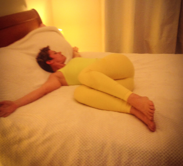 6 Easy Yoga Poses that you can easily do in bed