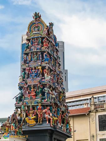 Here’s Why You Should Visit Sri Mariamman Temple, Singapore