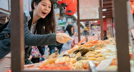 Find fresh and delicious Japanese street special at food stalls in Osaka