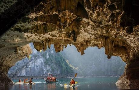 7 Amazing Things to Do in Halong Bay, Vietnam