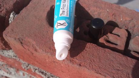 Kronokare The Frizz Kiss Cooling Extension lip Balm Review Kronokare The Frizz Kiss Cooling Extension lip Balm Review