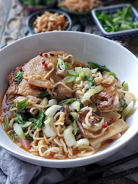 asian chicken and ramen noodles