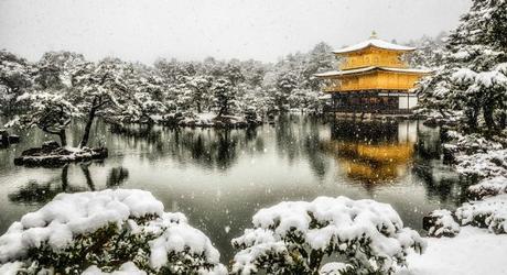 Enchanting Travels Japan Tours Kinkakuji with snowing and Lake Mirror