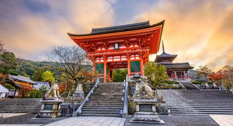 Kiyomizu temple in autumn season