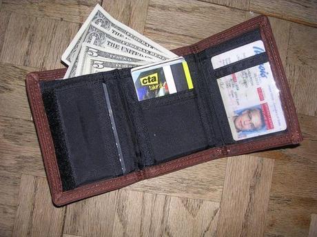 5 Reasons To Choose A Slim Wallet For Your Travels 5 Reasons To Choose A Slim Wallet For Your Travels
