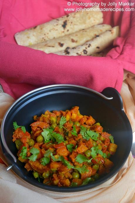 Punjabi Gajar Matar Recipe, How to make Gajar Matar ki Sabzi | Indian style Carrots and Green Peas