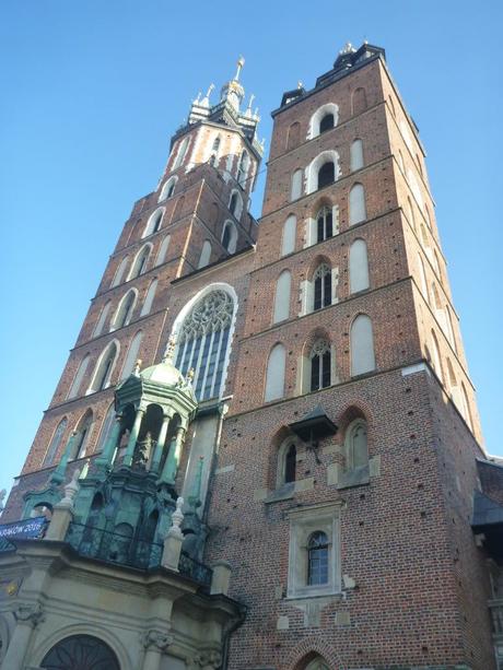 Dziwaczne Odkrycia: Kraków’s City Symbol, the Dragon Downtown Kraków: St. Mary's Basilica