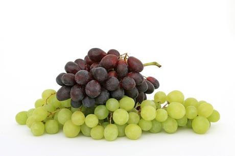 When it comes to grapes, many Moms have this query: Can I give my baby grapes? Read on to find out when and how to feed your baby this yummy fruit.