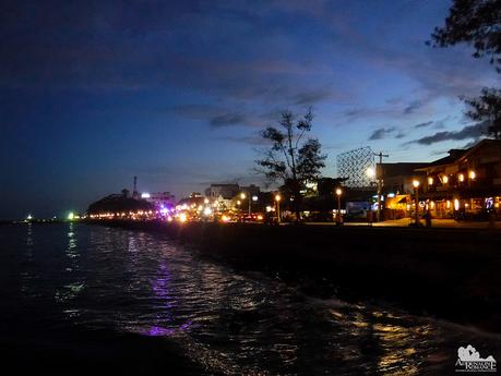 Rizal Boardwalk at dusk