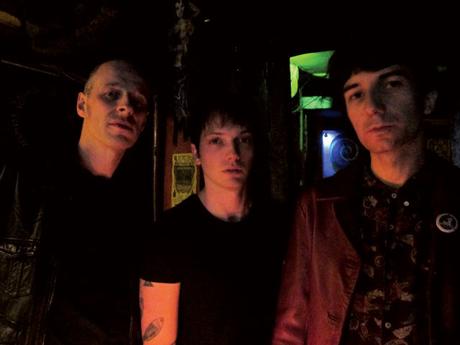WEIRD OMEN: France's Premier Psych-Garage Trio Serve Up Deliciously Dark Third LP, 
