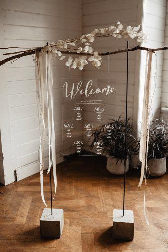 minimalist wedding decor modern blush pink tableplan kira stein fotografie