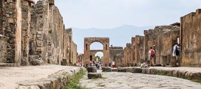 How to Explore Pompeii