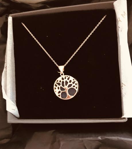 Mother’s Day gifts – Engraved locket