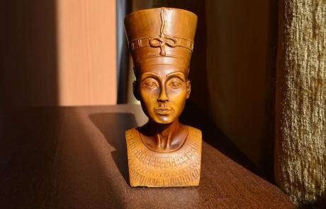 Buying & Selling Ancient Egyptian Jewelry at Raymond Lee Jewelers