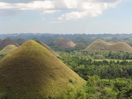 Surviving Your Backpacking Experience In the Philippines (Or Anywhere Else) Chocolate_Hills_-_edit