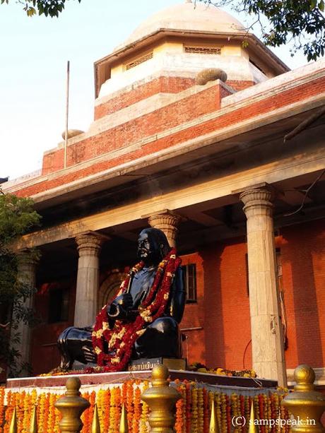 CM Mr Edappadi Palaniswami unveils statue of Tholkappiyar