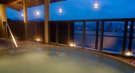 Enchanting Travels - Tokyo Tours - Takayama Hotels - Honjin Hiranoya Bekkan Interior (Open Air Bath) 1600
