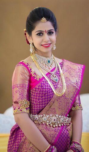 How to pose for Indian Bridal Photo Shoot ideas 
