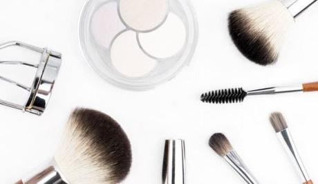 Top 10 Presents Every Kenyan Man Should Send to His Love For New Year