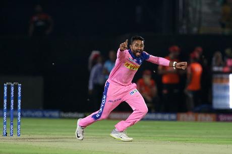 Shreyas Gopal removes Kohli, de Villiers & Hetmeyer ~ Pak bans IPL