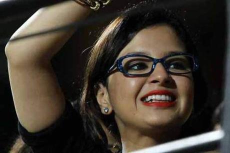 Trendy Merchandises To Buy To Sport Your Favorite Team This IPL!