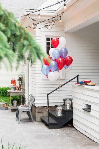 independence day wedding 4th of july blue white and red balloons simple outdoor decor alice g patterson