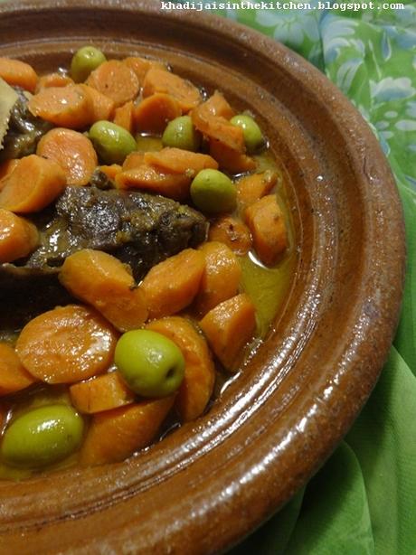 TAGINE DE VIANDE DE BOEUF, CAROTTES ET OLIVES VERTES / BEEF TAGINE WITH CARROTS AND GREEN OLIVES / TAGINE CON CARNE VACUNA, ZANAHORIAS Y ACEITUNAS VERDE / طاجين بلحم البقر و الجزر والزيتون الأخضر