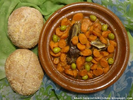 TAGINE DE VIANDE DE BOEUF, CAROTTES ET OLIVES VERTES / BEEF TAGINE WITH CARROTS AND GREEN OLIVES / TAGINE CON CARNE VACUNA, ZANAHORIAS Y ACEITUNAS VERDE / طاجين بلحم البقر و الجزر والزيتون الأخضر