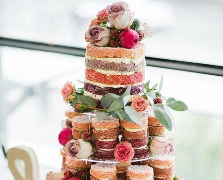 modern wedding modern cake bisquits
