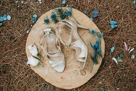 Rustic glam styled shoot on the beach rustic-glam-styled-shoot-beach_08