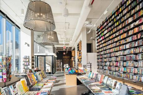 A hug a day keeps the doctor away, and Brooklyn’s new Center for Fiction
