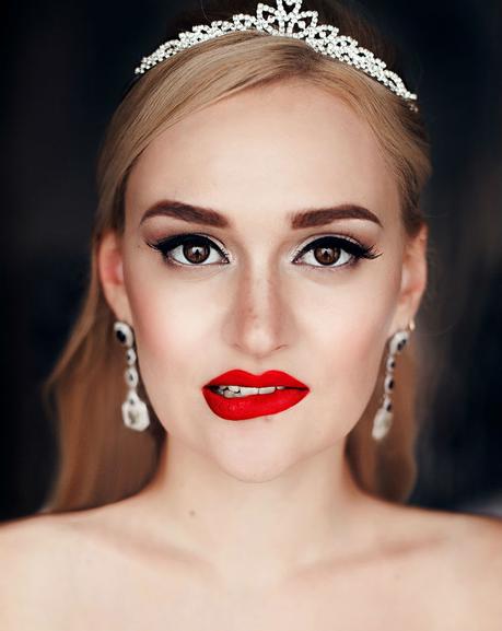 Bridal Makeup 101: How To Flaunt An Adorable Eye For Her Big Day?