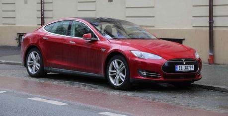 Tesla updates Model S and X with extended range among other improvements