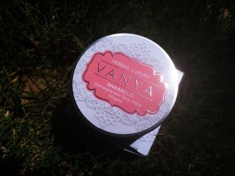  Vanya Anaar Glo – Pomegranate Face Mask Review